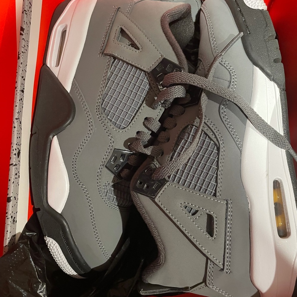 Lightly worn Jordan air retro